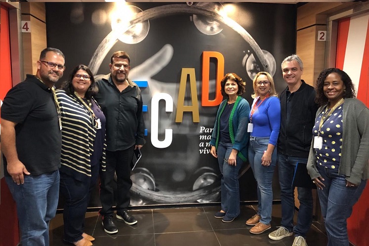 Cantor, compositor e produtor musical Michael Sullivan visita Ecad
