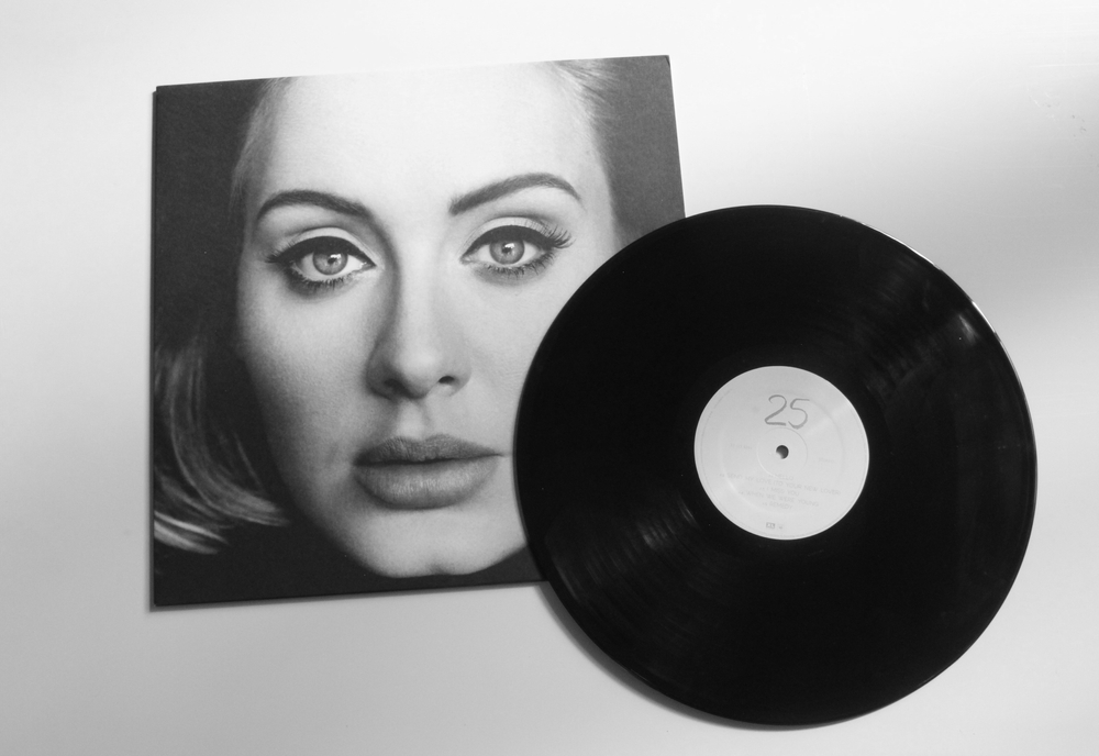35 anos de Adele e suas músicas mais tocadas no Brasil  