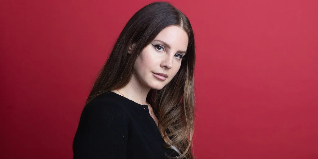 Lana Del Rey completa mais um ano com “Summertime sadness” no topo de execuções e regravações no Brasil
