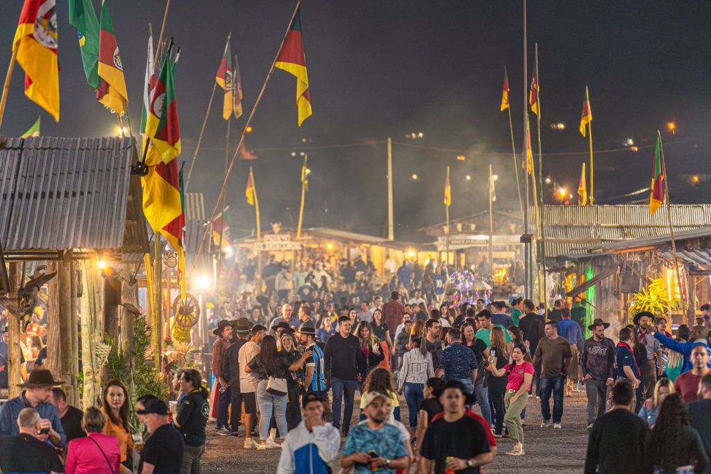 Acampamento Farroupilha recebe Selo de Reconhecimento do Ecad por respeito aos direitos autorais de música