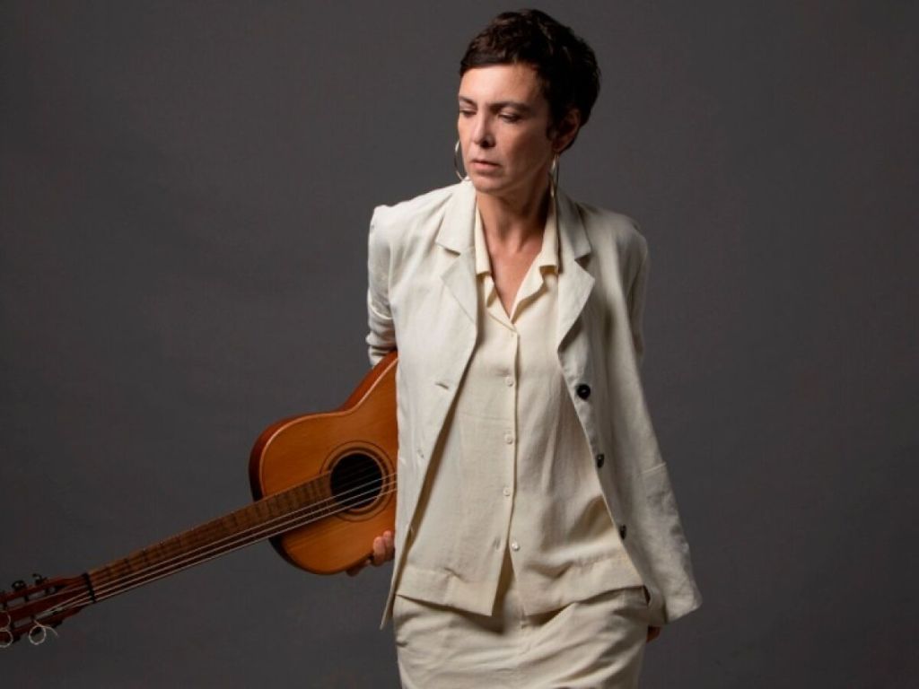 Clássicos de Adriana Calcanhotto seguem em evidência nos 60 anos da artista
