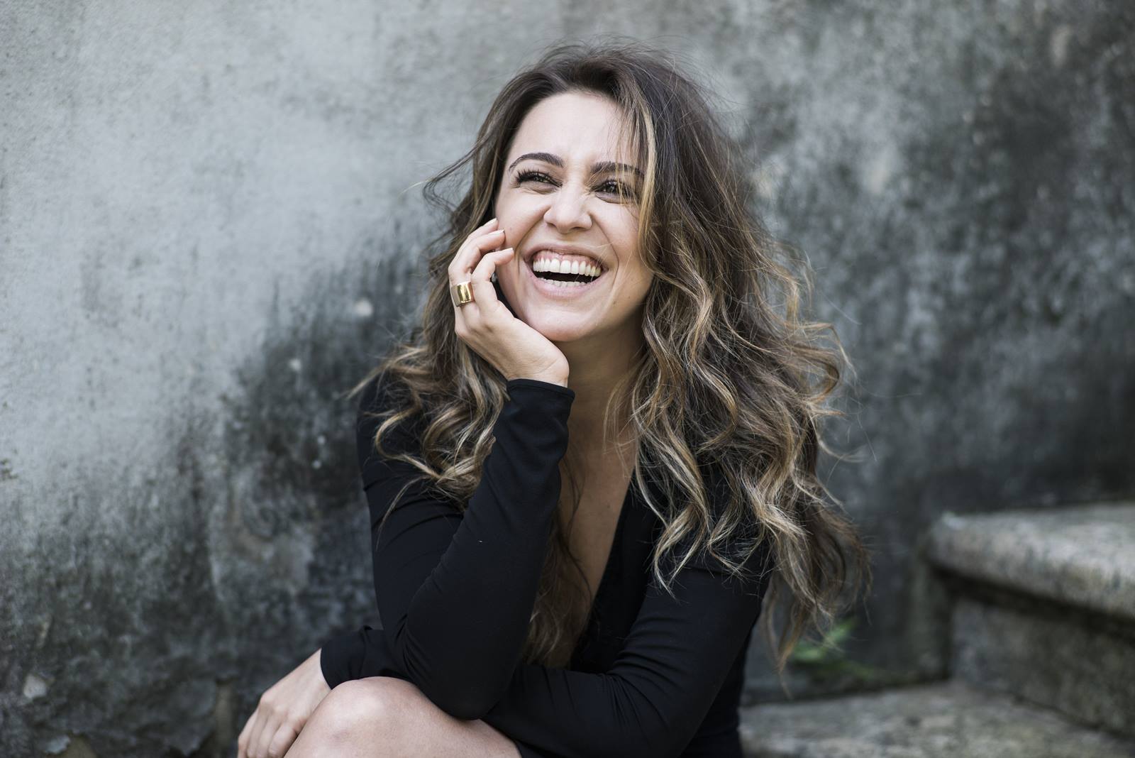 Roberta Sá completa 45 anos e Ecad revela ranking de suas músicas mais tocadas