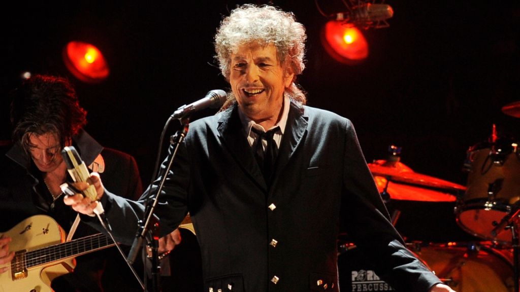 Bob Dylan completa 85 anos com obra que segue presente nas execuções públicas