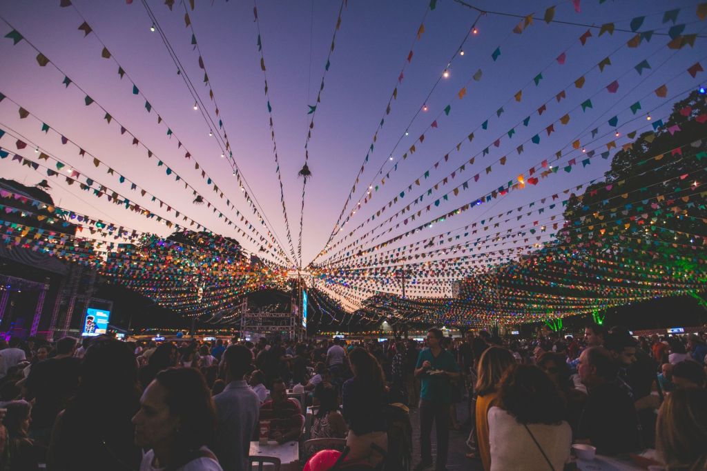 Inadimplência em festas juninas prejudica artistas e compositores
