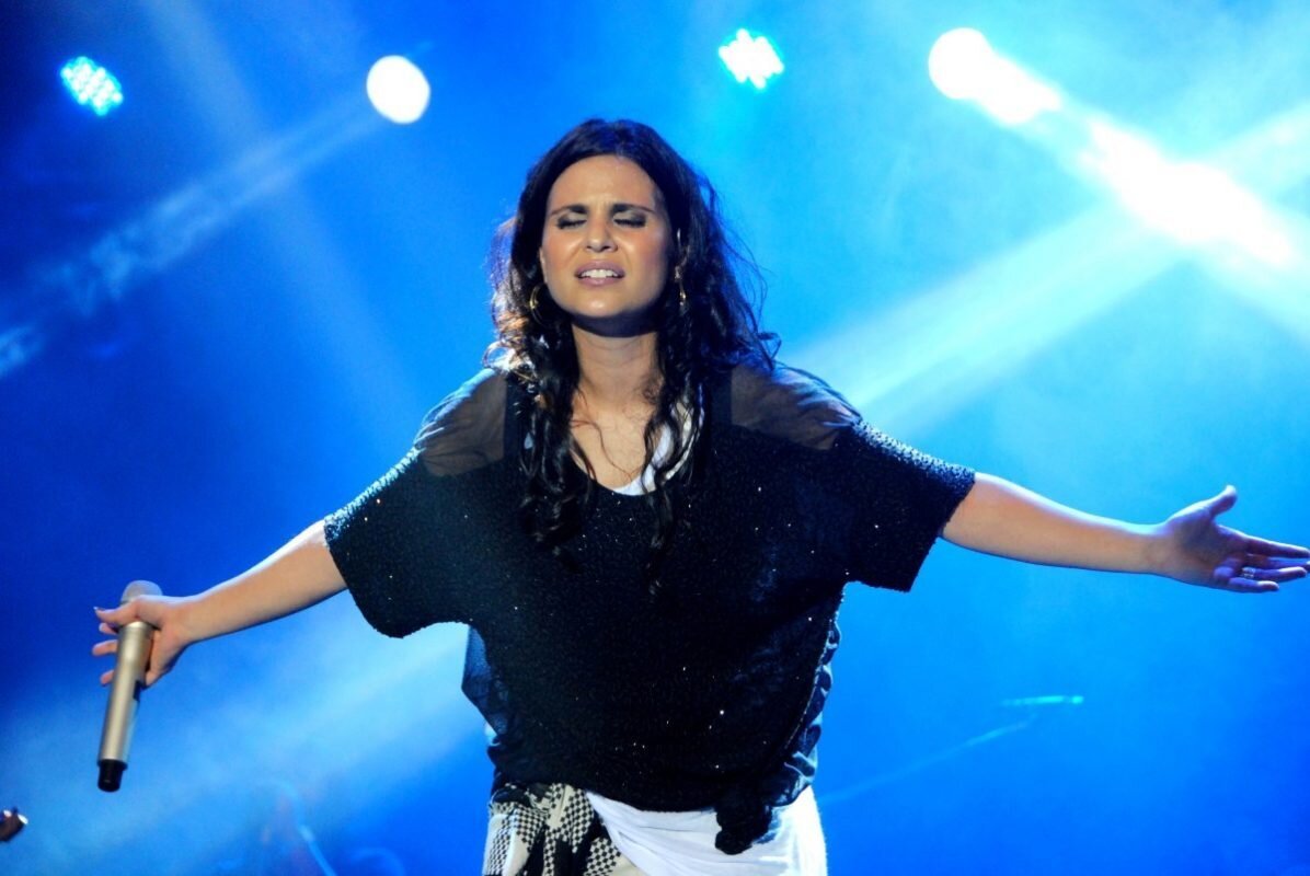 Aos 50 anos, Aline Barros celebra força da música gospel em levantamento do Ecad